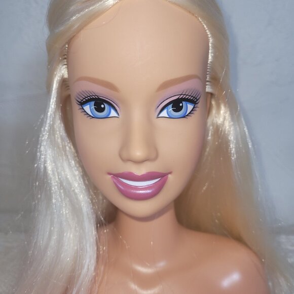 Barbie 2005 Styling Head - Picture 11 of 16